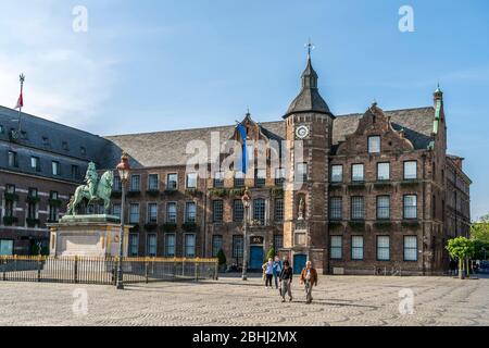 Jan-Wellem-Reiterdenkmal vor dem Rathaus auf dem Marktplatz, Landeshauptstadt Duesseldorf, Nordrhein-Westfalen, Deutschland, Europa | Jan Wellem Ec Banque D'Images