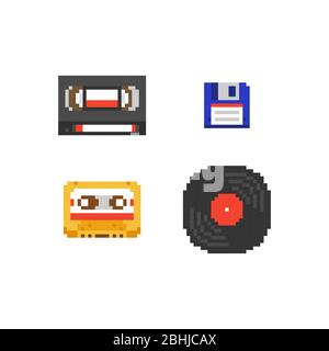 Jeu d'illustrations vectorielles Pixel art - cassette audio compacte, cassette vidéo, disquette, enregistrement de gramophone vinyle, jeu rétro isolé Illustration de Vecteur