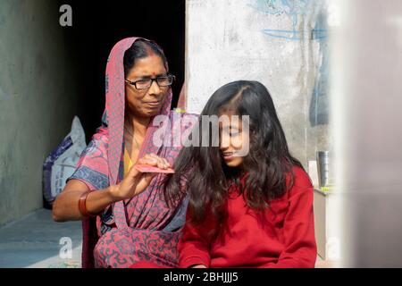 Portrait de la grand-mère et de la petite-fille indiennes Banque D'Images