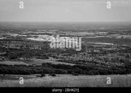 Vue aérienne du stade de l'Université de Bolton avec Horwich et la campagne environnantes Banque D'Images