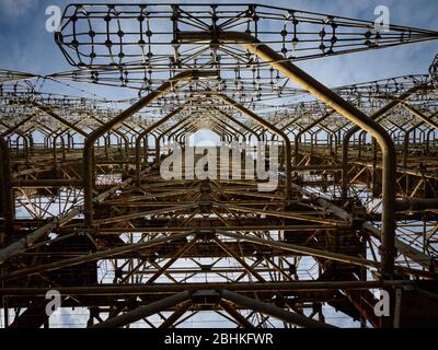 Oeil de Moscou appelé Duga 3 ou Tchernobyl 2. Ancien radar militaire soviétique situé près du village de Pripyat. Ukraine Banque D'Images