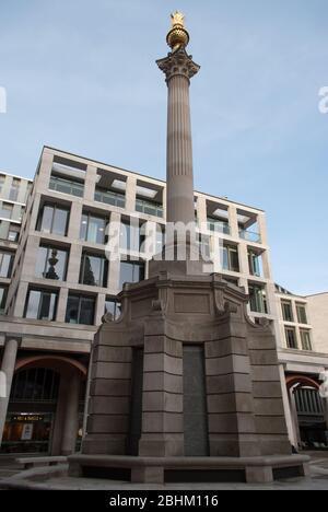 Portland Stone Windows Square Geometric 10 Paternoster Sq.London EC4M 7LS par Eric Parry Architects Banque D'Images