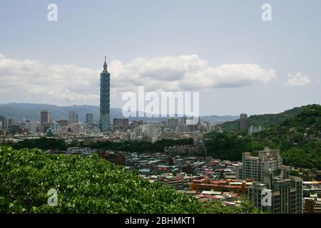 Taichung, 18 MAI 2008 - vue en angle sur le paysage urbain du district de Xinyi Banque D'Images
