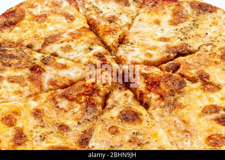 Tranches de pizza italienne margherita maison. Banque D'Images