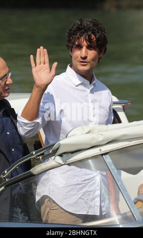 VENISE, ITALIE - SEPTEMBRE 06 : Louis Garrel est vu lors du 75ème Festival du film de Venise le 6 septembre 2018 à Venise, Italie Banque D'Images