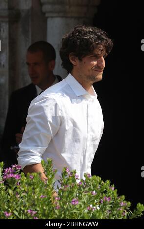 VENISE, ITALIE - SEPTEMBRE 06 : Louis Garrel est vu lors du 75ème Festival du film de Venise le 6 septembre 2018 à Venise, Italie Banque D'Images