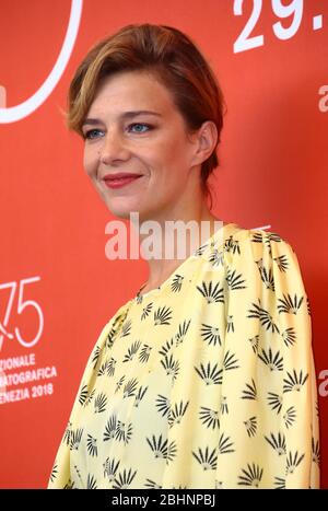 VENISE, ITALIE - SEPTEMBRE 07: Céline Sallette assiste à la photocall 'un seul roi Nation (un peuple et son Roi)' au 75ème Festival du Film de Venise Banque D'Images