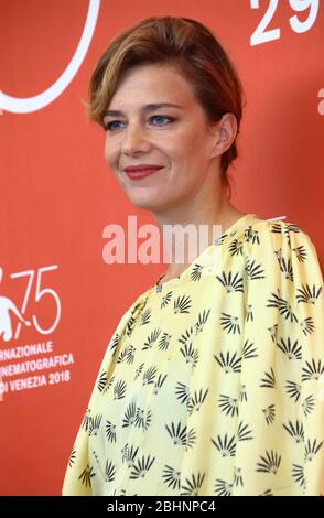 VENISE, ITALIE - SEPTEMBRE 07: Céline Sallette assiste à la photocall 'un seul roi Nation (un peuple et son Roi)' au 75ème Festival du Film de Venise Banque D'Images