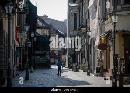 Bucarest, Roumanie - 22 avril 2020 : déserte la vieille ville de Bucarest, une attraction touristique une fois, pendant le verrouillage du covid-19. Banque D'Images
