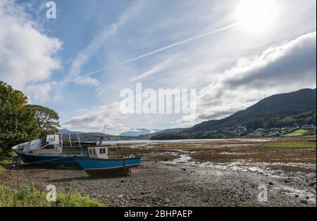 La baie de Puck charmante dans la ville de Portree sur l'île de Skye en Ecosse Banque D'Images