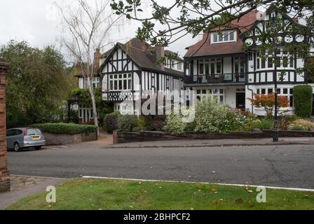 Architecture de style Tudor Holly Lodge Estate, 8 Holly Lodge Gardens, Highgate, Londres N6 6AA Banque D'Images