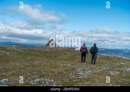 Le sommet de Meall Dubh, un Corbett à Glen Moriston, Scottish Highlands, Ecosse, Royaume-Uni. Banque D'Images