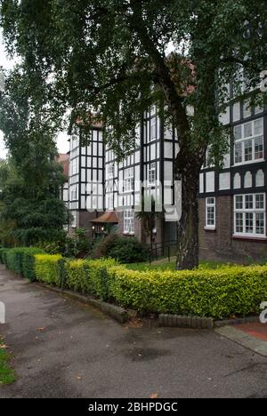 Architecture de style Tudor Holly Lodge Estate, 8 Holly Lodge Gardens, Highgate, Londres N6 6AA Banque D'Images