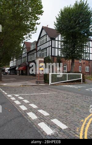 Architecture de style Tudor Holly Lodge Estate, 8 Holly Lodge Gardens, Highgate, Londres N6 6AA Banque D'Images