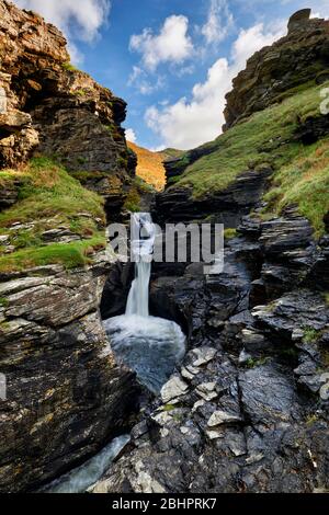 Rocky Valley près de Tintagel Banque D'Images