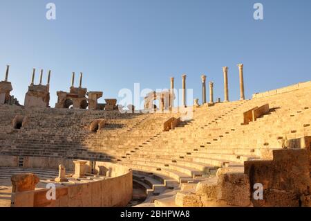 La place de marché de Leptis Magna à Khoms, en Libye. 2e siècle A.D. Banque D'Images