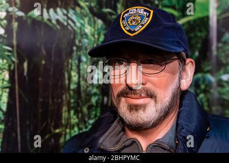 Londres, Angleterre, Royaume-Uni - 2 janvier 2020 : statues de cire de Steven Spielberg créées par Madame Tussauds, musée de cire de Madame Tussauds, l'un des popul Banque D'Images