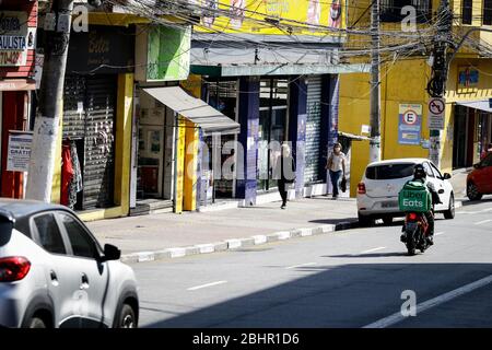 Osasco, Brésil. 27 avril 2020. 19) . La ville est la troisième dans l'État avec le plus grand nombre de décès dus à la maladie. Crédit: Aloisio Mauricio/FotoArena/Alay Live News Banque D'Images