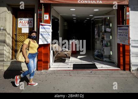 Osasco, Brésil. 27 avril 2020. 19) . La ville est la troisième dans l'État avec le plus grand nombre de décès dus à la maladie. Crédit: Aloisio Mauricio/FotoArena/Alay Live News Banque D'Images