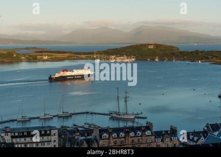 Baie d'Oban avec MV Isle of Mull, Argyll Banque D'Images