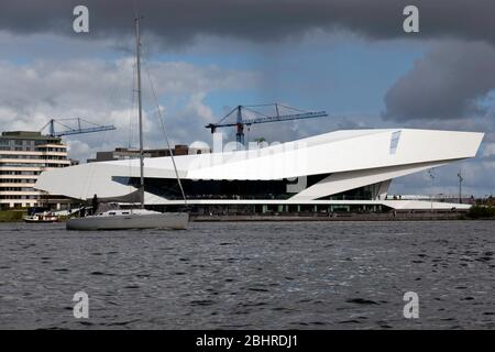 EYE Film Institute, bâtiment sur le front de mer nord de la promenade IJpromenade, , Amsterdam Harbour Banque D'Images