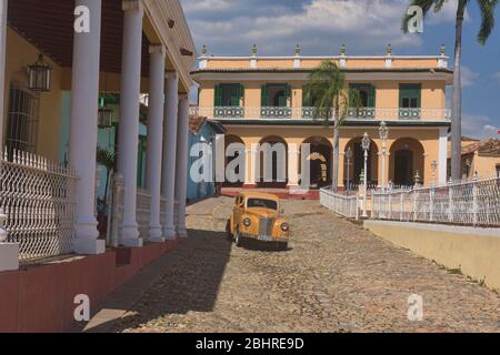 Voiture ancienne au patrimoine mondial de l'UNESCO Trinidad, Cuba Banque D'Images