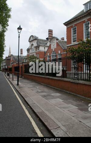 Red Brick Portland Stone Victorian Architecture St. Pauls Girls School, Brook Green, Hammersmith, Londres W6 7BS par Gerald Horsley Banque D'Images