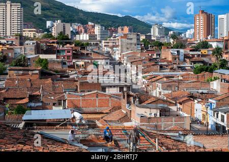 La ville de Cali et le quartier de San Antonio. Cali dans la vallée de Cauca, Colombie, Amérique du Sud. Banque D'Images