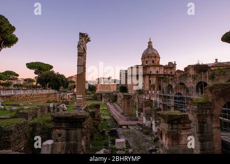 Image de Rome culturelle comme le soleil se couche un après-midi de décembre.
