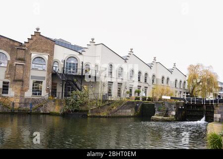 Londres, Royaume-Uni, 25 janvier 2020 : canal Regent's dans le quartier de Camden Banque D'Images