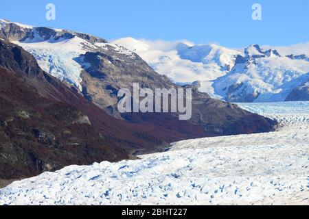 Glacier Perito Moreno et Cerro Pietrobelli. Patagonie, Argentine Banque D'Images