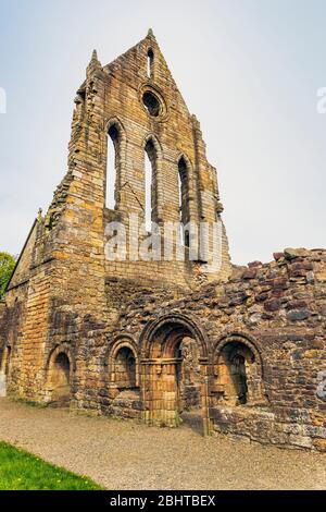 Vestiges du transept sud de l'abbaye de Kilwinning, construit par des moines bénédictins de Tironensien à la fin de 1100 et détruit par la réforme protestante Banque D'Images