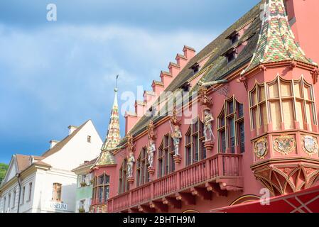 Fribourg, Allemagne bâtiments historiques colorés place centrale Banque D'Images