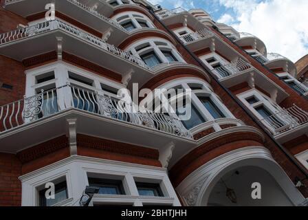 1890 Architecture Brick Rouge Équateur Ambassade Julian Assange Wikileaks Red Brick 3 Hans Crescent, Knightsbridge, Londres SW1X Banque D'Images