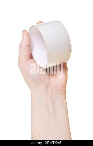 Les mains mâles tiennent un ruban adhésif, isolé sur un fond blanc, gros plan Banque D'Images