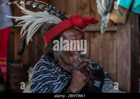 Portrait d'un homme Chin, Mindat Myanmar Banque D'Images