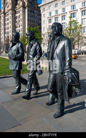 The Beatles Statut à Pier Head à Liverpool Banque D'Images