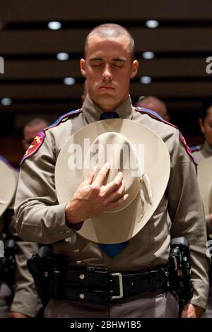 Austin Texas États-Unis, 7 avril 2011 : cérémonie de remise des diplômes du ministère de la sécurité publique du Texas pour la dernière classe de cadets. ©Marjorie Kamys Cotera/Daemmrich Photographie Banque D'Images