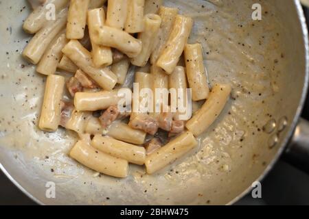 La Gricia pâtes avec guanciale à Rome Italie Banque D'Images