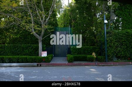 Holmby Hills, Californie, États-Unis 27 avril 2020 une vue générale de l'atmosphère de la maison de Barbra Streisand au 301 N. Carolwood Drive à Holmby Hills, Californie, États-Unis. Photo de Barry King/Alay stock photo Banque D'Images