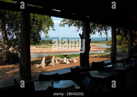 La rivière Letaba, vue du camp de repos de Letaba, Parc national Kruger, Afrique du Sud Banque D'Images