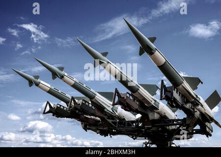 Radom, Mazowieckie / Pologne - 23 août 2015 : lanceur de missiles avec projectiles (ogives). Banque D'Images