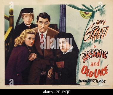 Arsenic et ancienne année de la dentelle : 1944 Directeur des États-Unis : Frank Capra Josephine Hull, Cary Grant, Jean Adair, Priscilla Lane Lobby card Banque D'Images