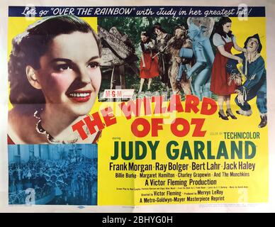 The Wizard of Oz Year: 1939 USA Director: Victor Fleming Judy Garland, Ray Bolger, Bert Lahr, Jack Haley Movie poster (USA) Banque D'Images