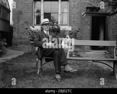 Élu maire de Windsor . - le Col de Lieut Stephen Wright qui était inspecteur de l'Armée de terre. - 5 octobre 1928 Banque D'Images