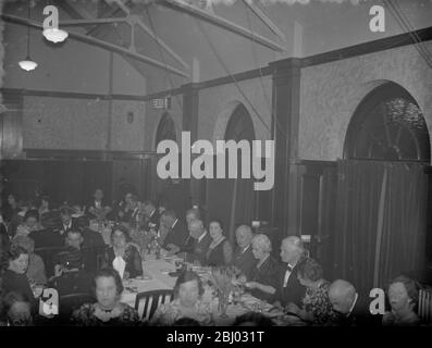 Soirée femmes au Eltham Rotaries Club . Le dîner. - 1938 . Banque D'Images