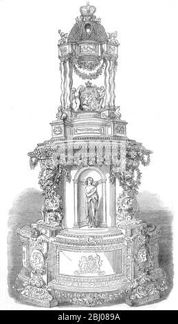 Le gâteau de mariage superposé pour le mariage des Princes Victoria et du Prince Frederick William de Prusse. - le gâteau a été conçu par M.Jules le Blond, et créé par lui avec l'aide de M. constant Pagnier - Cake comprend cupids tenant un médaillon. - Londres, Angleterre - 25 janvier 1858 - Banque D'Images