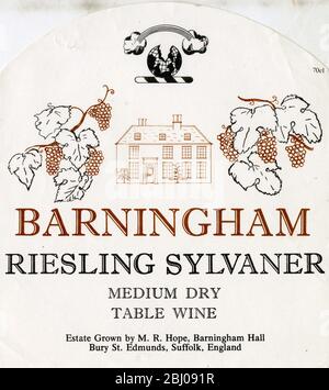 Étiquette vin. - Barningham Riesling Sylvaner. Séchage moyen. Vin de table. - domaine cultivé par M.R Hope Barningam Hall Bury St. Edmunds, Suffolk, Angleterre. Banque D'Images