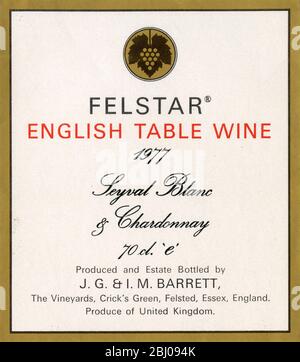 Label vin - Felstar English Table Wine. Variété de vignes de Seyval Blanc et Chardonnay produite par J.G. & I.M. Barrett à Felsted, Essex. - Banque D'Images