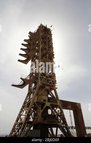 Jiuquan, Jiuquan, Chine. 28 avril 2020. Gansuà¯ÂμÅ'CHINA-le 24 avril 1970, au centre de lancement de jiuquan satellite en Chine avec le développement indépendant de la fusée du 1er mars a lancé avec succès le premier satellite de terre fabriqué par l'homme en Chine 'donfanghong 1', la Chine est devenue l'Union soviétique, les États-Unis, La France et le Japon après le cinquième dans le monde dépendent entièrement de sa propre force a lancé avec succès le satellite de terre artificielle dans le monde. La musique rouge orientale de l'espace résonne dans le monde entier, annonçant au monde que la Chine a officiellement pénétré dans l'espace Banque D'Images